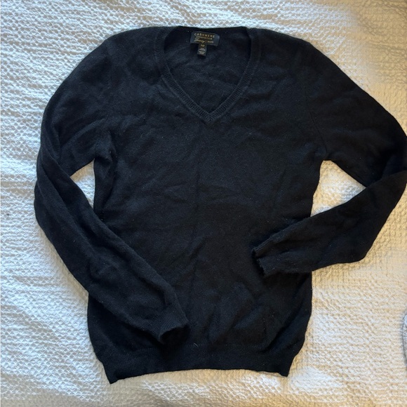 Black V-Neck Cashmere Sweater - Picture 1 of 4